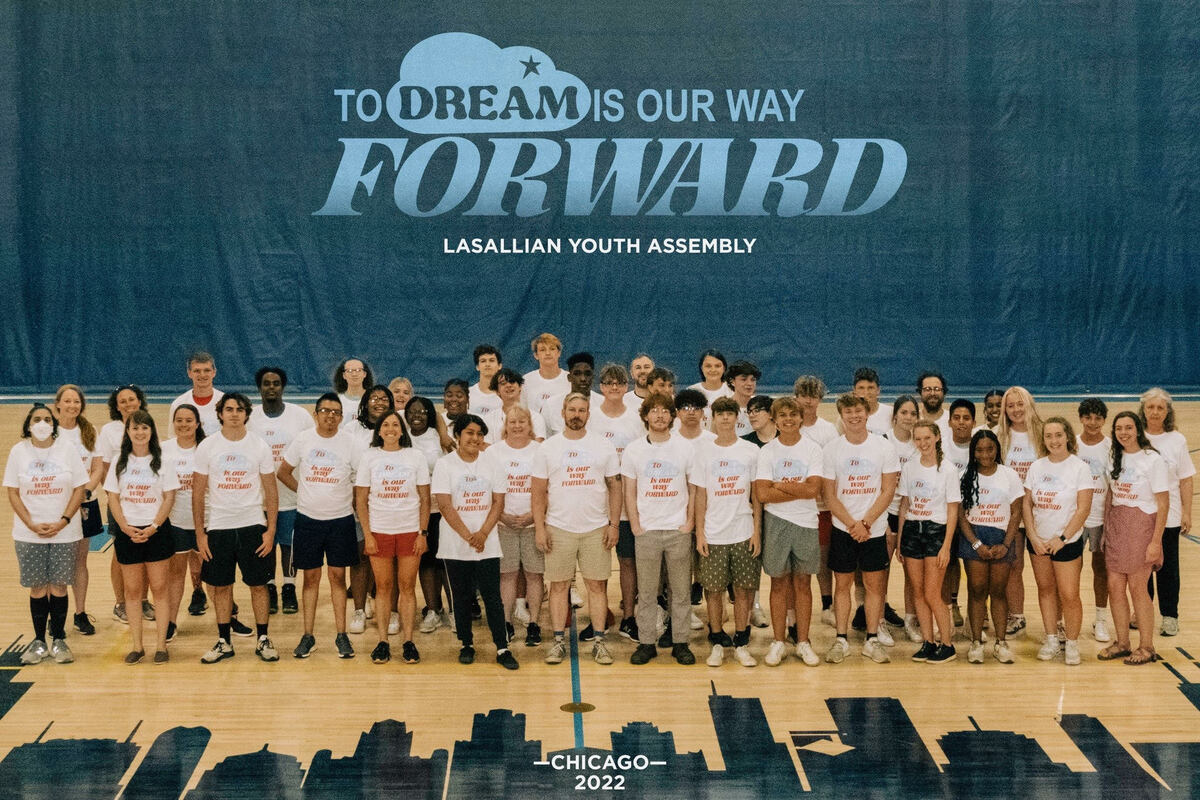 picture of students from Chicago trip